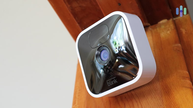 Blink Indoor Cam mounted Blink Indoor Cam mounted